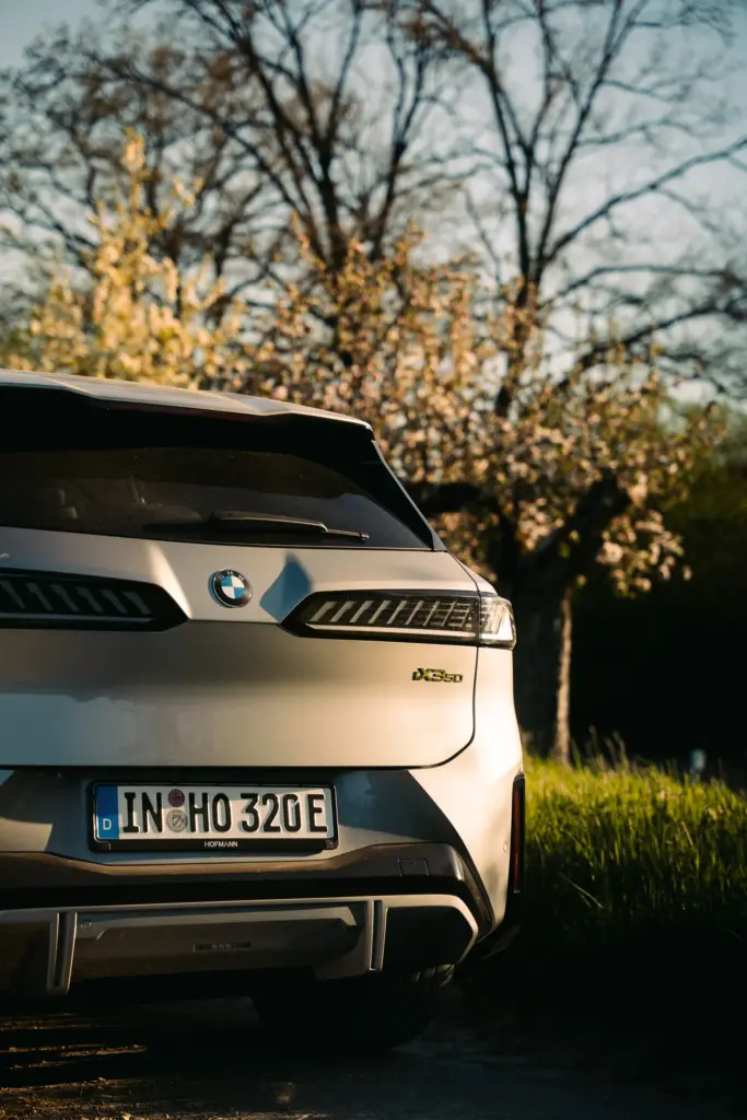 Heck des BMW iX3 im Detail
