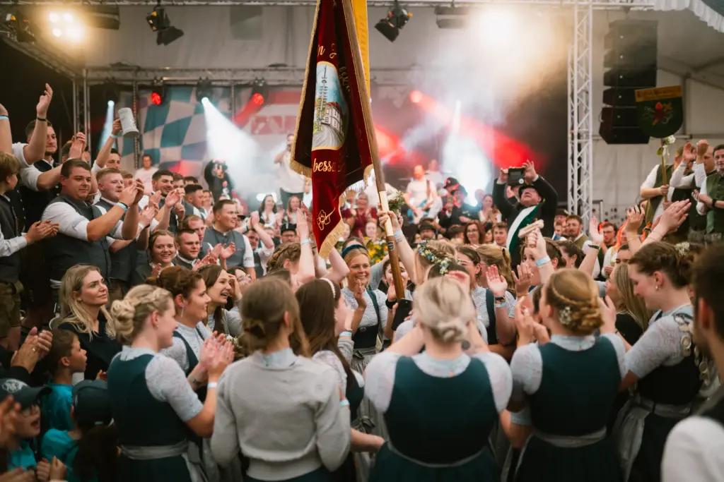 Fahnenweihe Karlskron