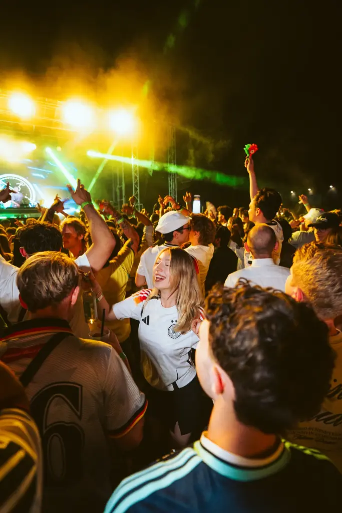 Konzert bei Nacht auf dem ONCampus Festival der THI